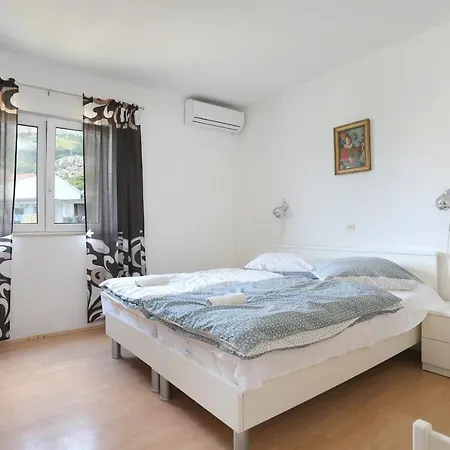 With Parking Space Tucepi, Makarska - 2676 Apartamento Tučepi