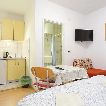 Apartamento With Parking Space Tucepi, Makarska - 2676