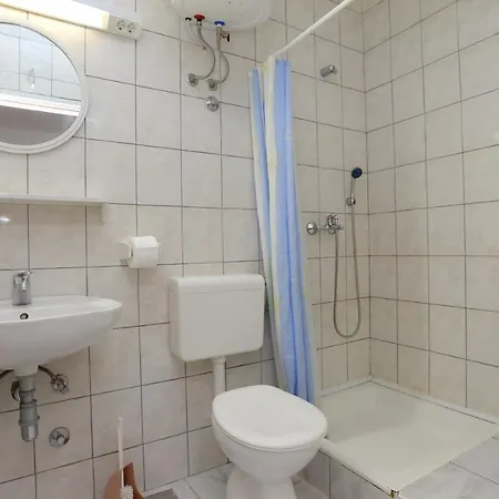 Apartamento With Parking Space Tucepi, Makarska - 2676