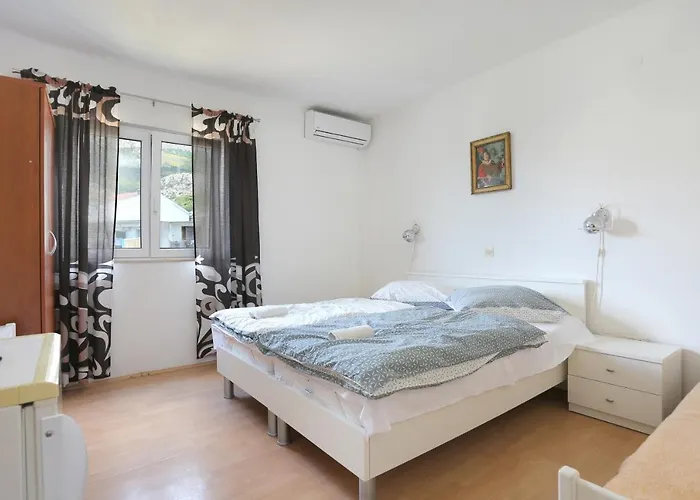 With Parking Space Tucepi, Makarska - 2676 Apartamento Tučepi