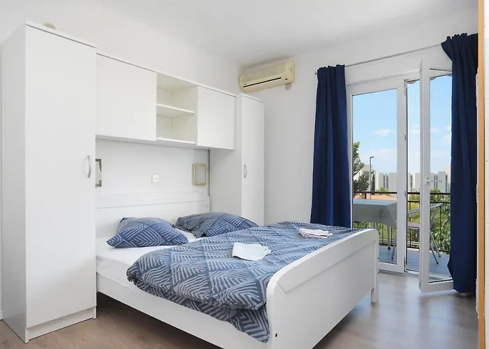 Apartamento With Parking Space Tucepi, Makarska - 2676 Tučepi