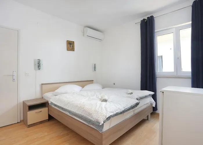 With Parking Space Tucepi, Makarska - 2676 Apartamento Tučepi