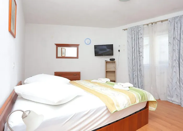 With Parking Space Tucepi, Makarska - 2676 Apartamento Tučepi